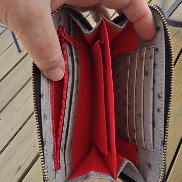 Dooney & Bourke NWO Tags Gray Textured Wristlet 7.25x4.75 - Picture 10 of 16